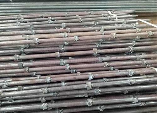 察布查尔隧道钢花管